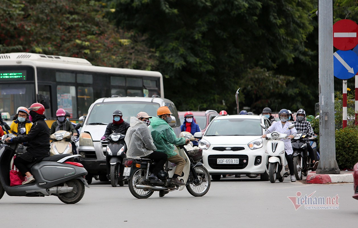 Ngay ret te tai, nguoi Ha Noi trum ao mua xuong pho-Hinh-5