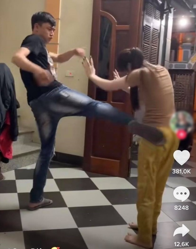 Cap vo chong tre gay chu y voi clip TikTok: 