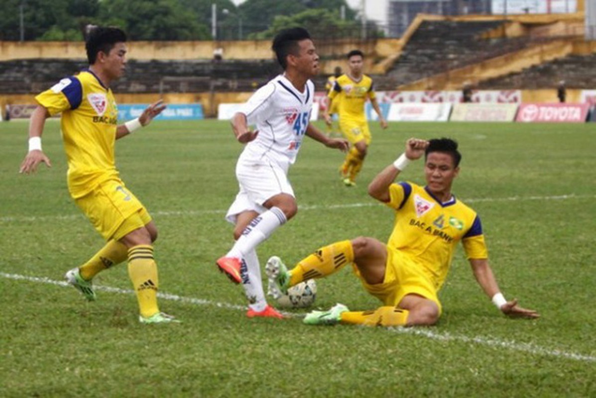 Truoc Do Hung Dung, V-League tung chung kien bao vu gay chan?-Hinh-10