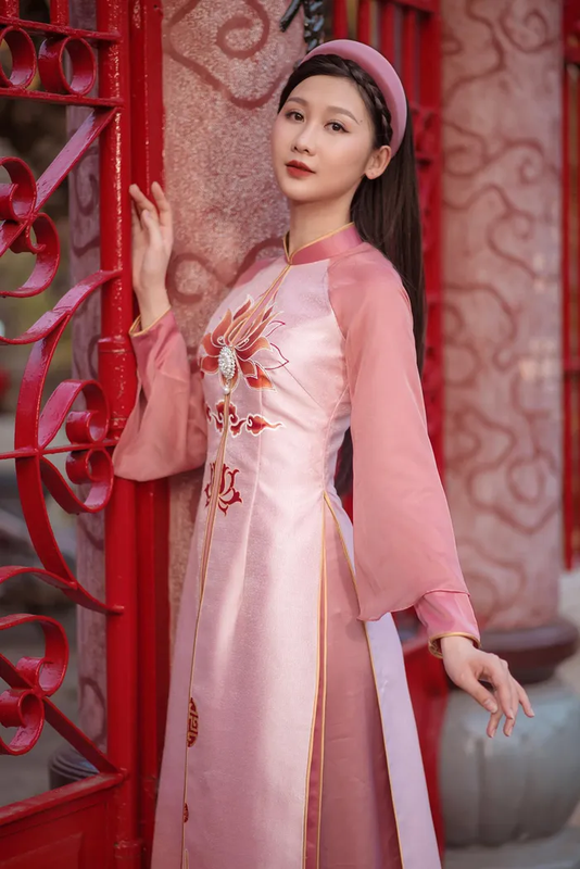 Dien ao dai, A khoi Dai hoc Hue khien netizen ngam hoai khong chan-Hinh-6