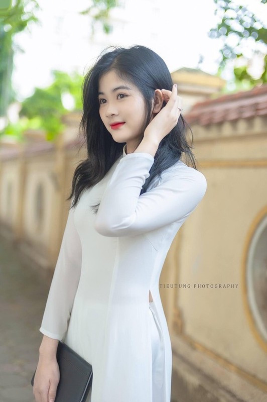 Dien ao dai, co giao mam non tuong lai khien netizen xao xuyen-Hinh-5