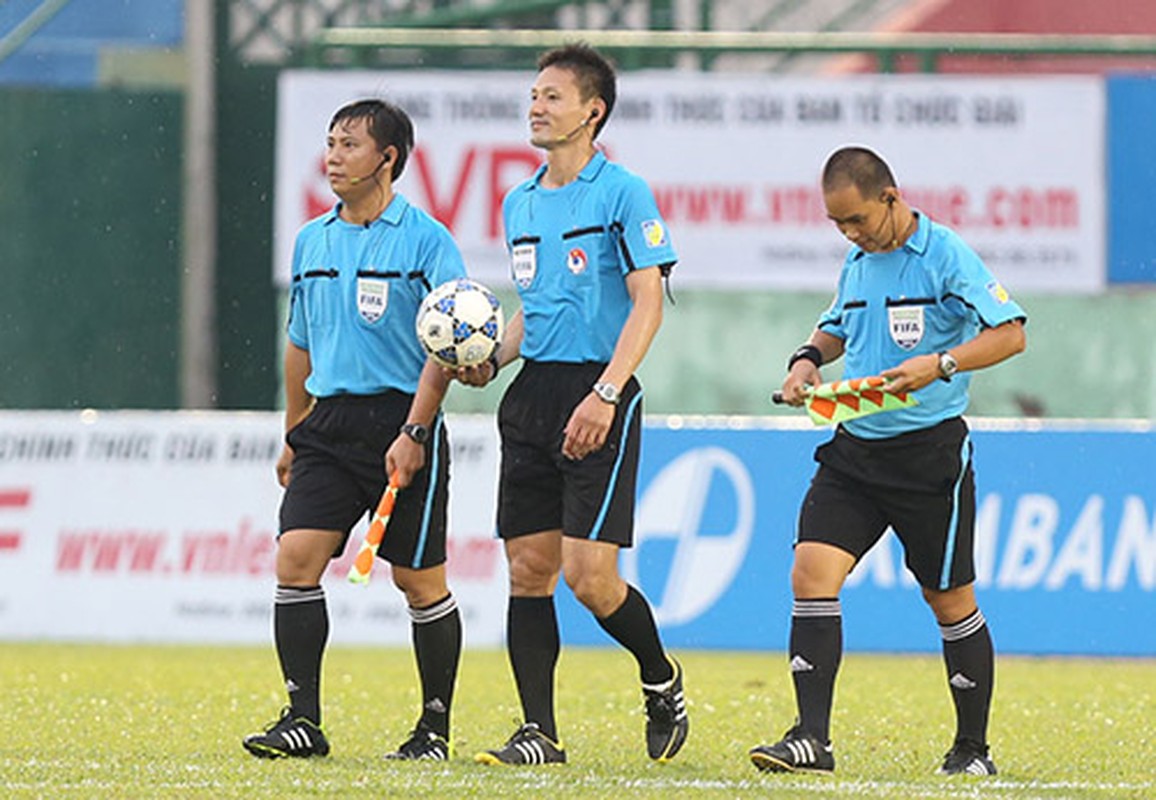 Trong tai bat tran doi tuyen Viet Nam gap Malaysia tuong ai hoa nguoi quen-Hinh-3