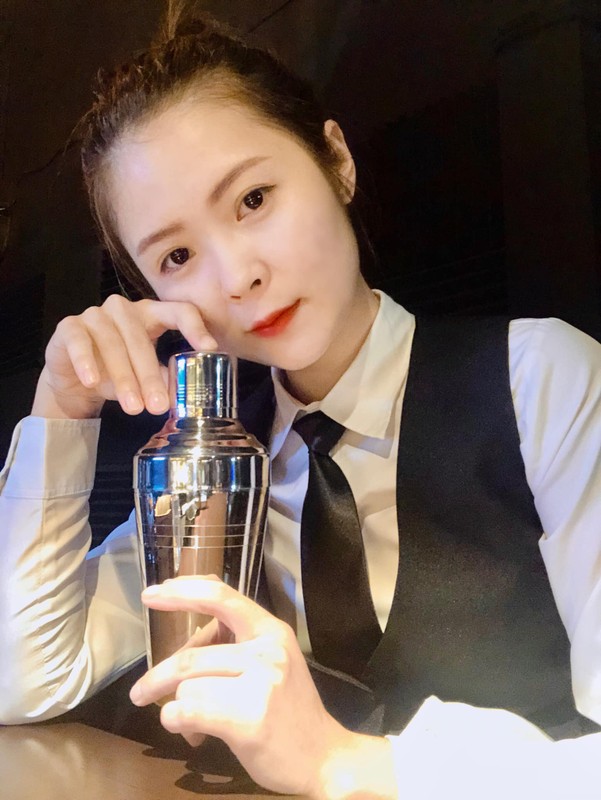 Nho nghe, tinh nguyen vien chong dich mua chai chuan... bartender-Hinh-12