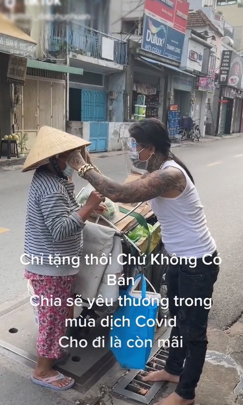 Tinh nguyen vien chong dich xam kin nguoi: Dung xem mat bat hinh dong-Hinh-8