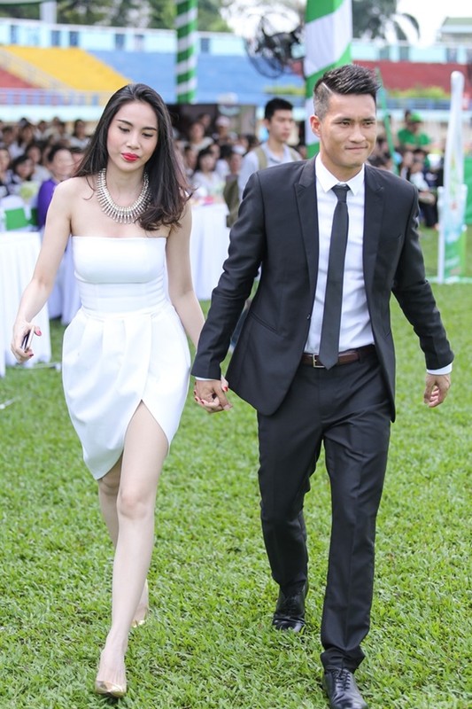 Hanh dong nho voi Thuy Tien, Cong Vinh duoc netizen khen het loi-Hinh-12