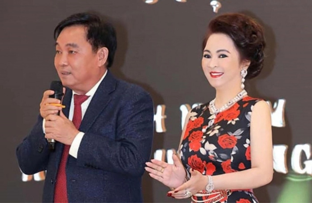 Netizen to mo cach doi xu voi con rieng cua chong ba Phuong Hang-Hinh-8