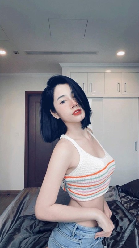 Dan hot girl Viet dung giua 