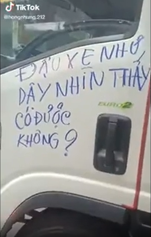 Do xe chan cua nha, tai xe nhan cai ket 