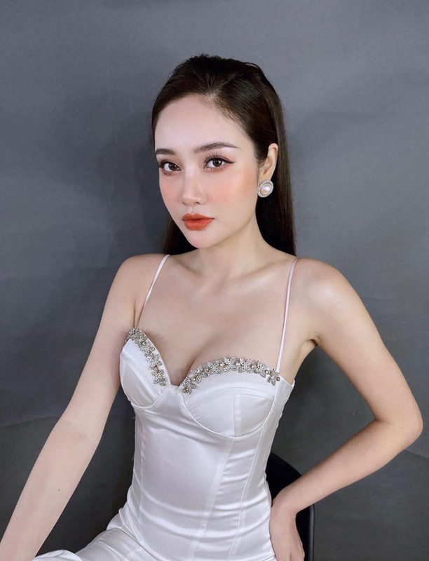 Chia tay thu mon U23 Viet Nam, gai xinh ngay cang nhuan sac-Hinh-4