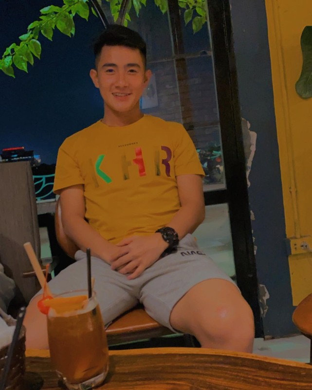 Lo danh tinh hot boy U23 Viet Nam khien hoi chi em 