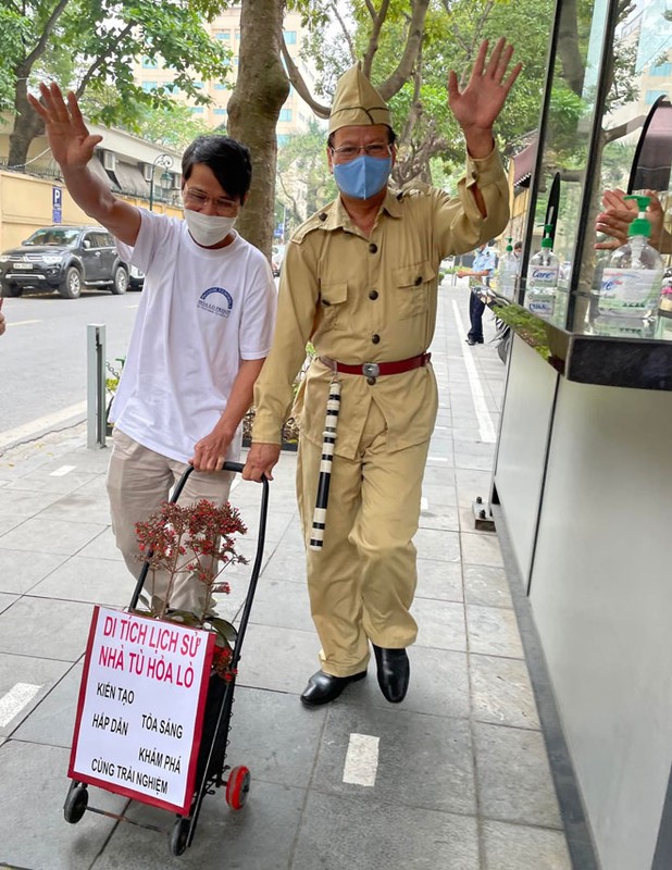 Du trend “No backpack day”, netizen phat hien nhieu phien ban ba dao-Hinh-10