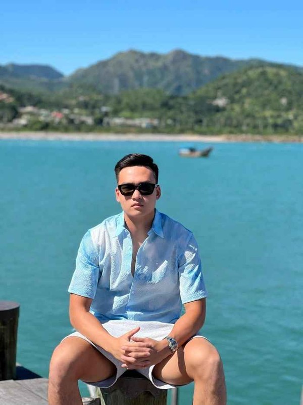 Nhan sac tan doi truong U23 Viet Nam, chuan hot boy san co-Hinh-2