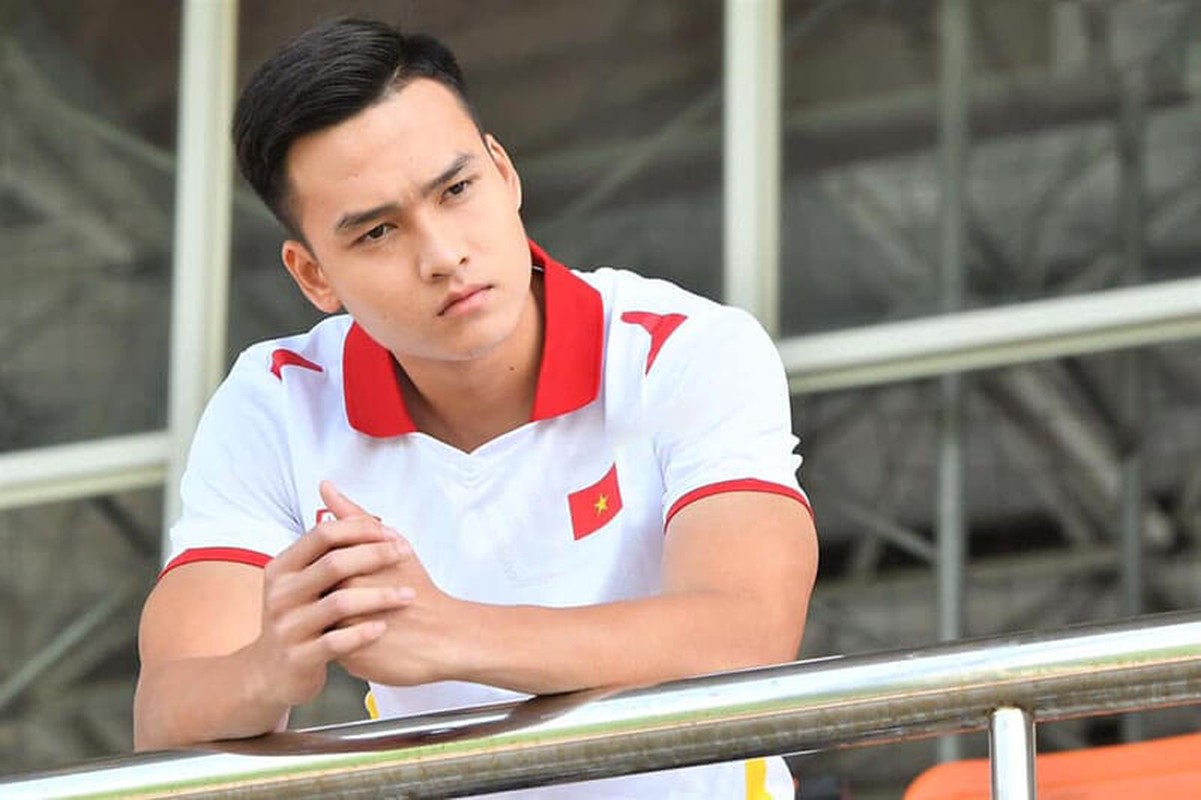 Nhan sac tan doi truong U23 Viet Nam, chuan hot boy san co-Hinh-9