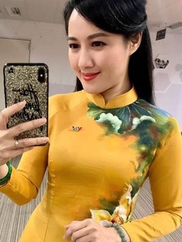 Thu suc voi gu make up moi, ai nhan duoc ra BTV Hoai Anh?-Hinh-11