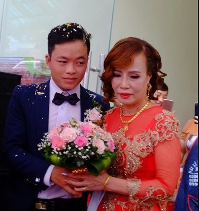 Co dau Cao Bang dang anh cuoi, nhan sac lam netizen ngo ngang-Hinh-8