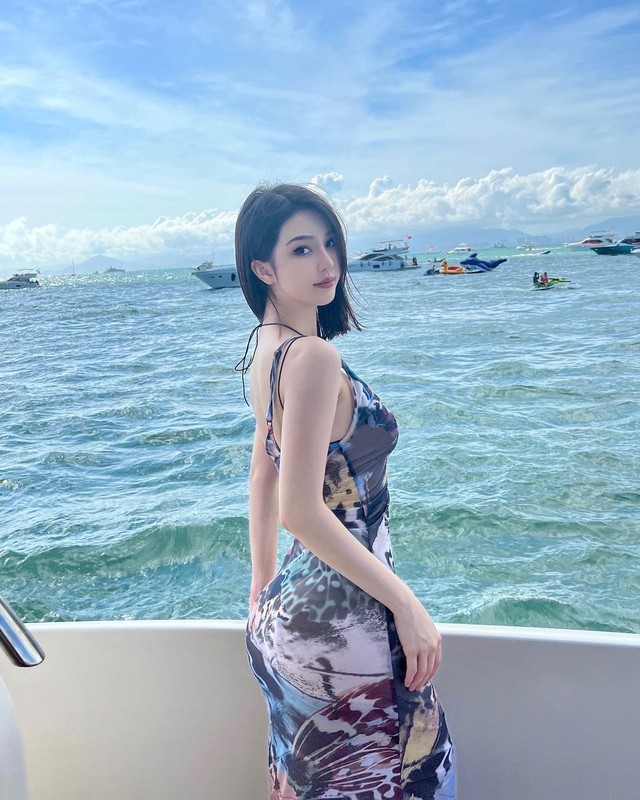 Hot girl Trung Quoc lieu linh mac 