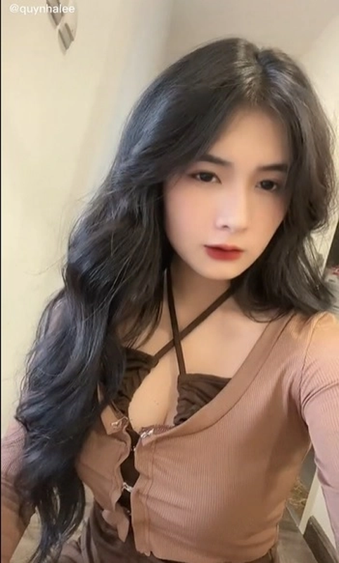 Clip TikTok moi, Quynh Alee gay tranh cai zoom can vong mot-Hinh-2