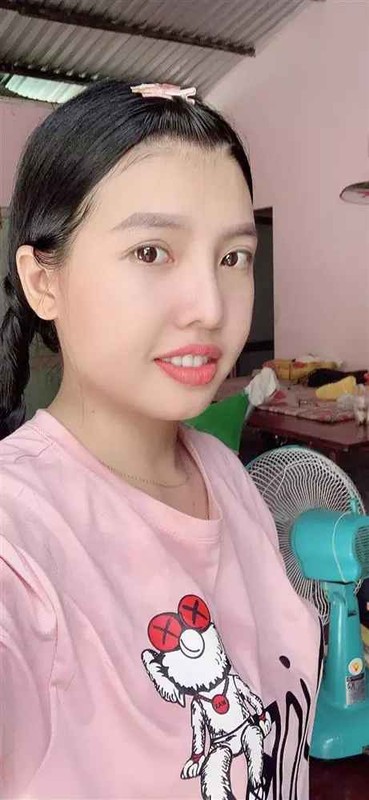 Phuong “Thi No” thay doi chong mat sau 2 nam tai hon-Hinh-2