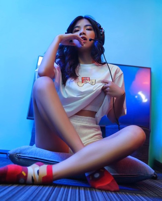 Hot girl lang streamer khoe voc dang 