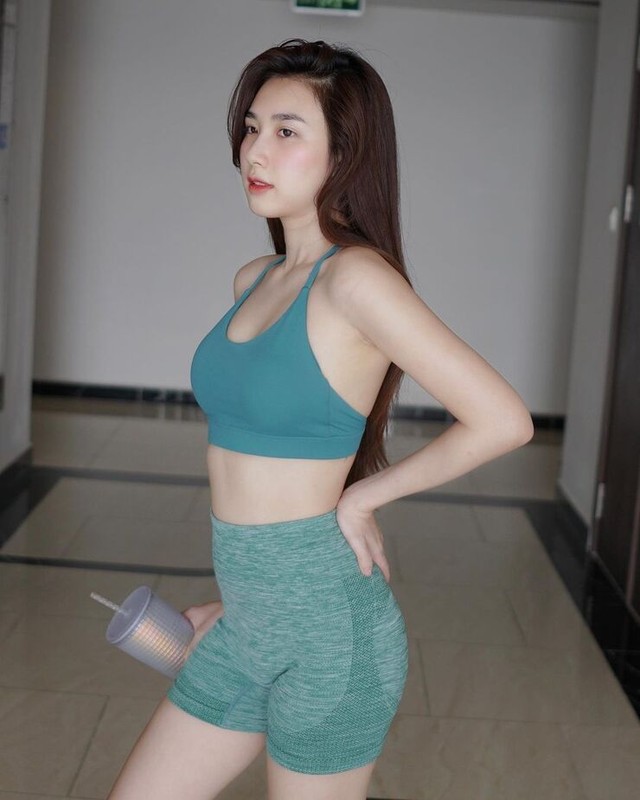 Hot girl Viet tung duoc bao Trung khen 