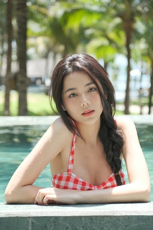 Hot girl Viet tung duoc bao Trung khen 