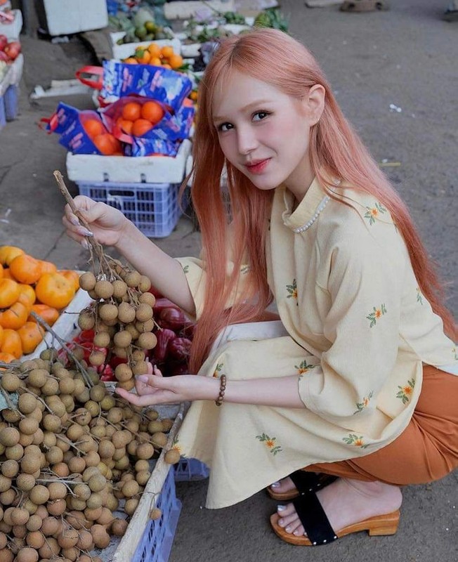 Dien ao dai di cho Tet, Xoai Non bung no visual cuoi nam-Hinh-4