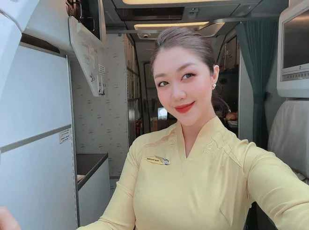 Nu tiep vien truong cua Vietnam Airlines co gia the hoang toc gay bao-Hinh-2