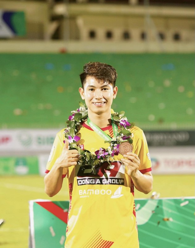 Trai dep U22 Viet Nam tung dat HCV SEA Games 30 khoe tai le-Hinh-2