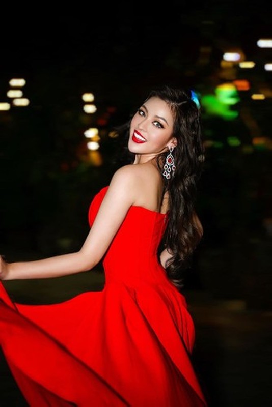 “Hot girl trung ran” Tran Thanh Tam len tieng vu “cach mat” quan ly-Hinh-12