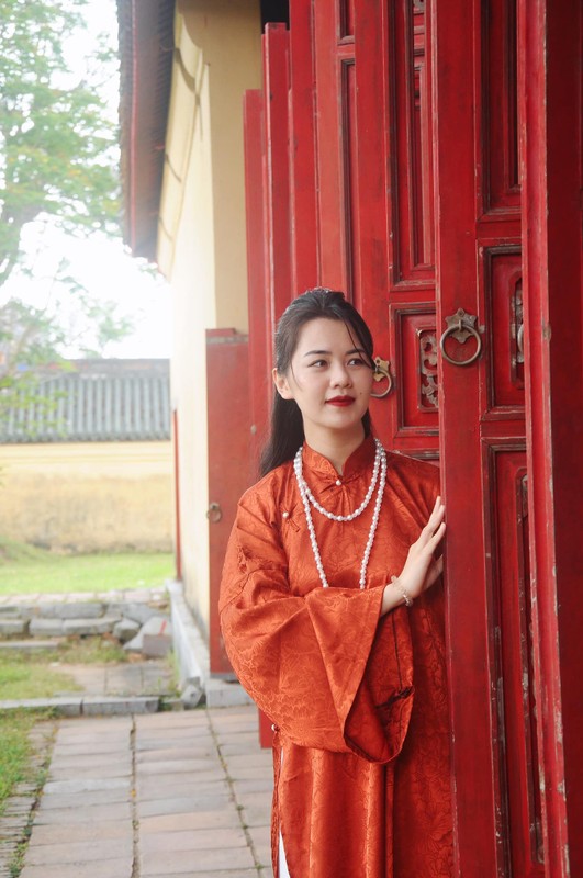 Que Ngoc Hai va vo dien ao dai kieu xua o Dai noi Hue-Hinh-12