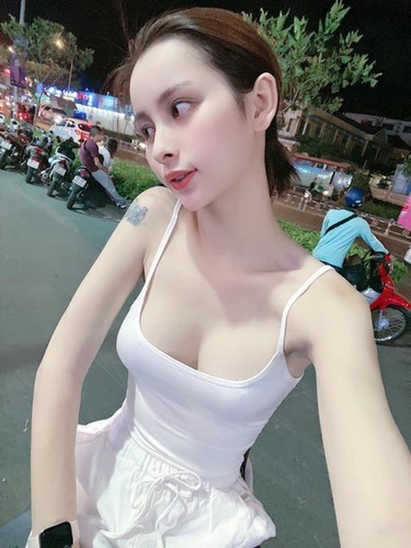 A hau chuyen gioi Viet Nam 2020 dien vay mong lo body diem 10-Hinh-10