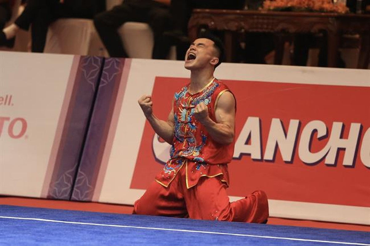 Nam VDV Wushu dan toc Nung 2 chiec HCV SEA Games day cam xuc-Hinh-7