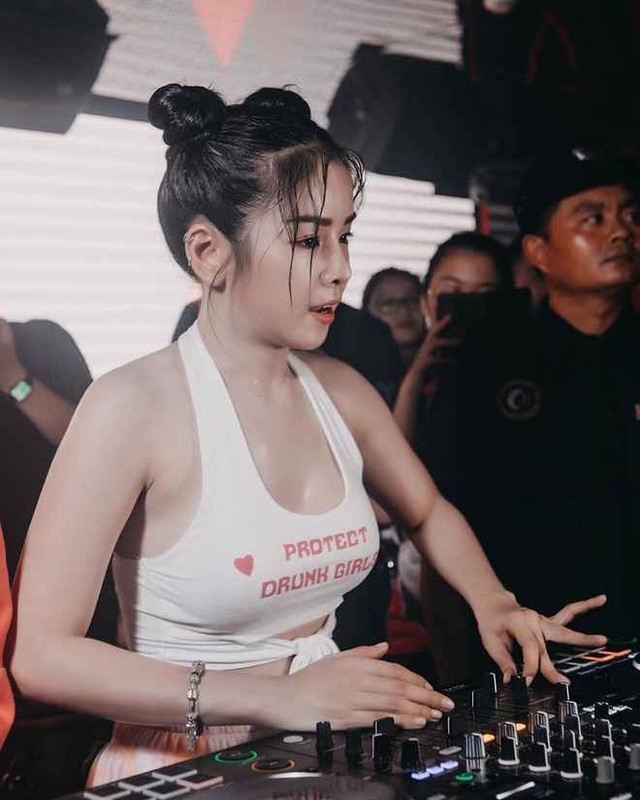 DJ Mie tiet lo su that ve goc khuat nghe nghiep