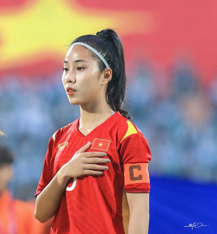 Nhan sac hot girl ghi ban dua U20 nu Viet Nam vao VCK U20 chau-Hinh-2