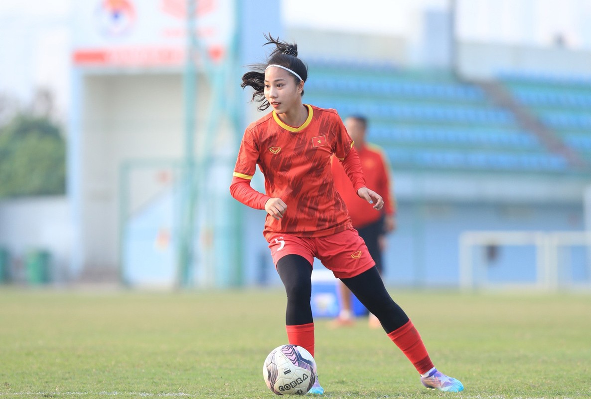 Nhan sac hot girl ghi ban dua U20 nu Viet Nam vao VCK U20 chau