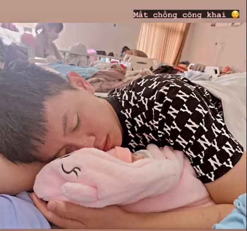 Vo cau thu Vu Tien Long tung camera ghi canh tuong 