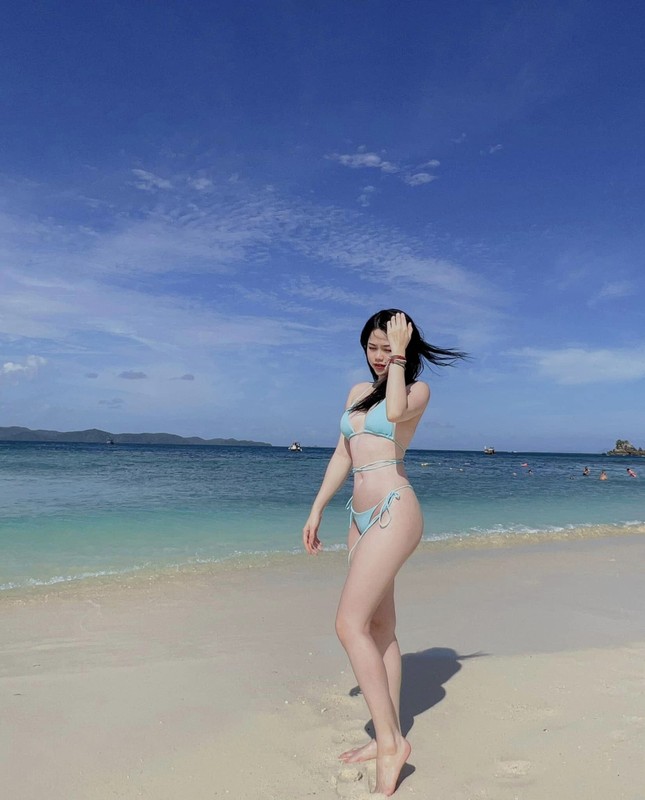 Ban gai cu Quang Hai khoe dang dep muot mat voi bikini-Hinh-4