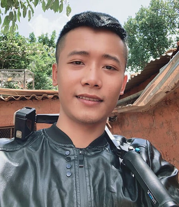 An mac gian di, Quang Linh Vlogs 