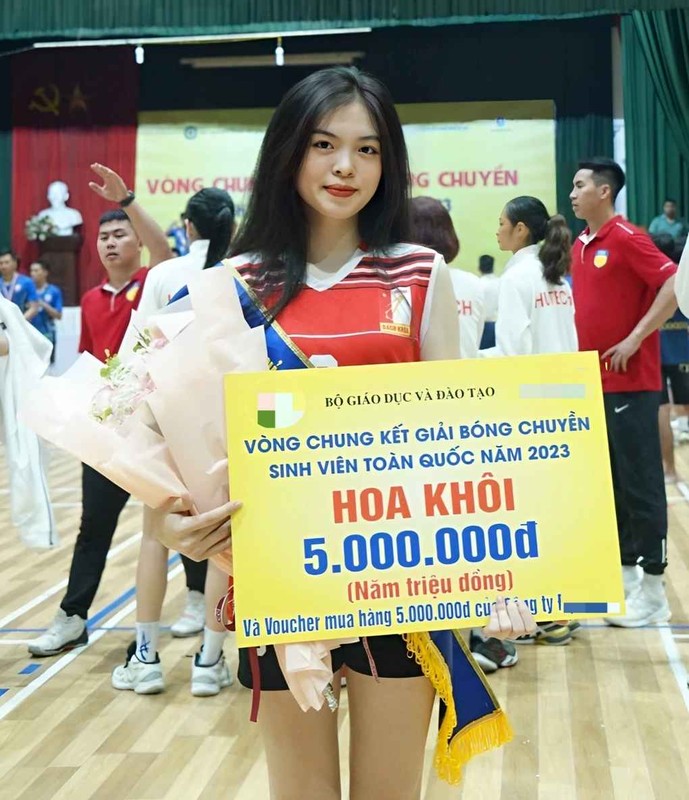 Hoa khoi bong chuyen sinh vien Viet Nam nhan sac cuc net