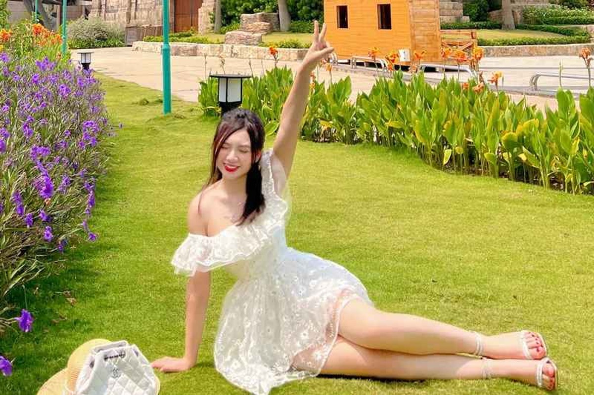 Hot girl Gen  Z xu Thanh he lo body nuot na tung centimet-Hinh-2