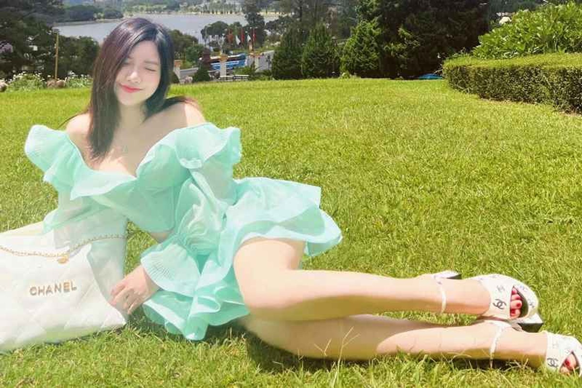 Hot girl Gen  Z xu Thanh he lo body nuot na tung centimet-Hinh-5