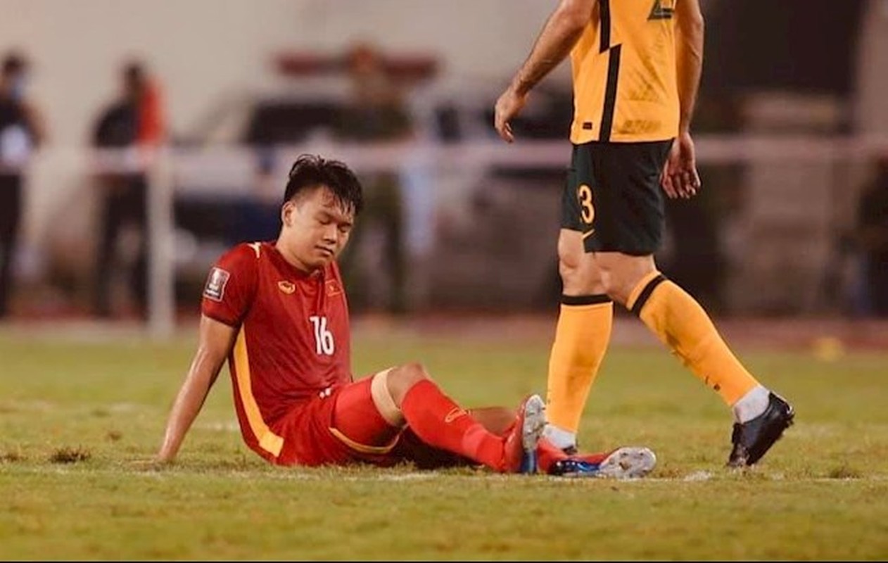 Doi hinh doi tuyen Viet Nam ngoi nha xem Asian Cup 2023 qua tivi-Hinh-2
