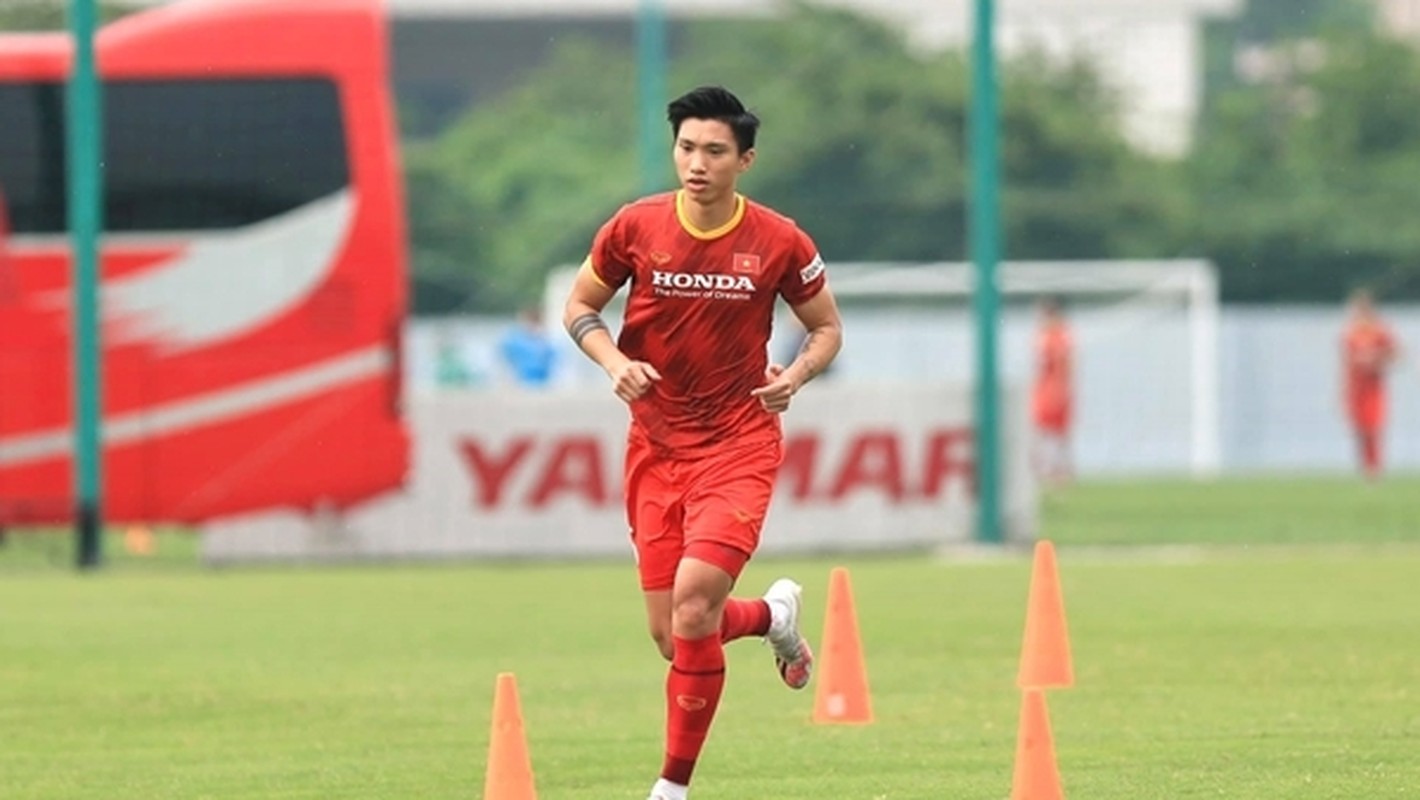 Doi hinh doi tuyen Viet Nam ngoi nha xem Asian Cup 2023 qua tivi-Hinh-5