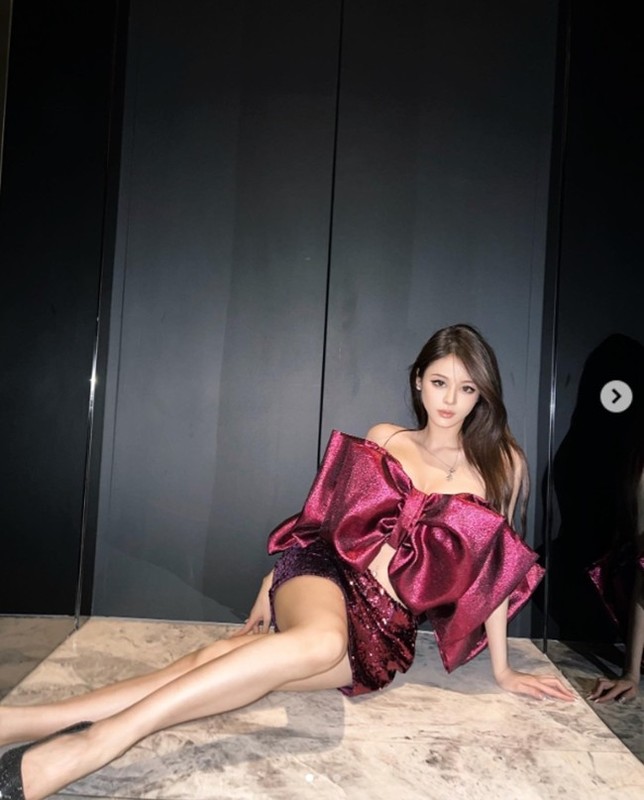 View - 	Hot girl Trung Quốc khoe vòng eo ngỡ sản phẩm photoshop