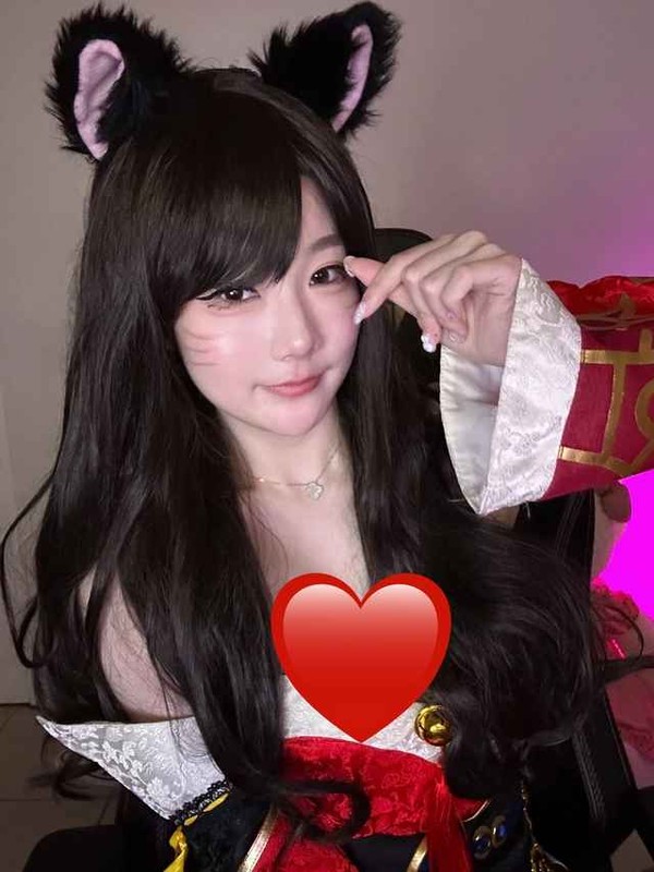 Nu BLV Lien Minh Huyen Thoai cosplay thanh Ahri 