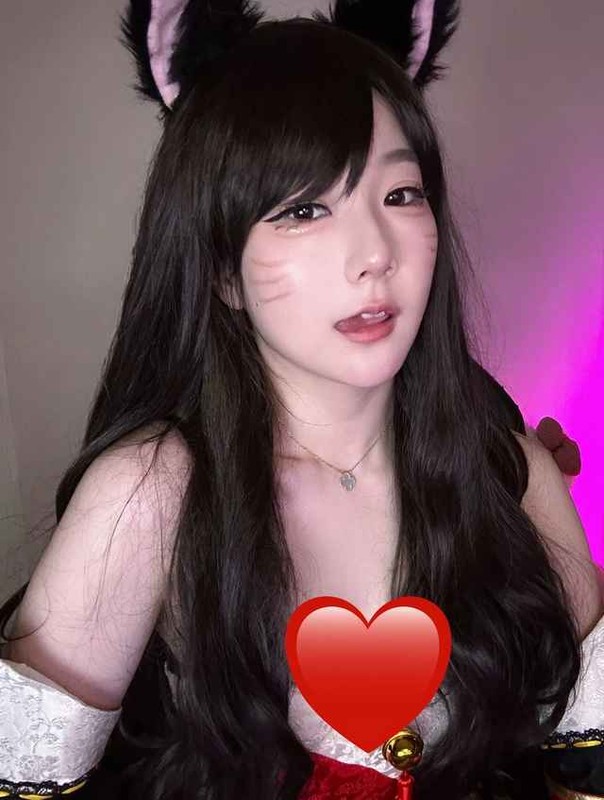 Nu BLV Lien Minh Huyen Thoai cosplay thanh Ahri 