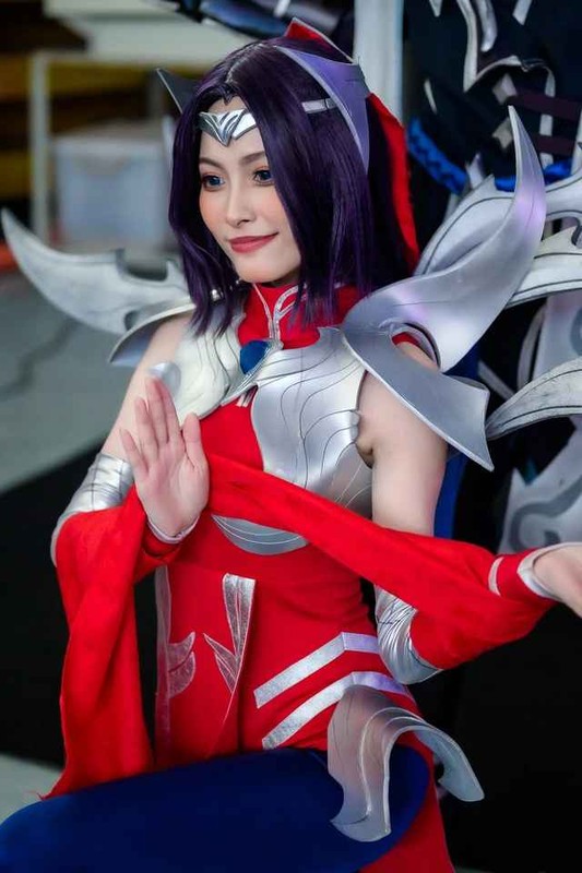 Nu MC Lien Minh Huyen Thoai co man cosplay khien fan me met-Hinh-9