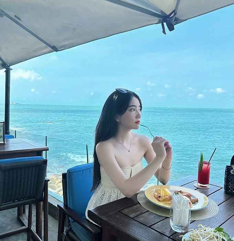 Dien bikini, ban gai tien dao Ho Tuan Tai khoe body dep nuc no-Hinh-8