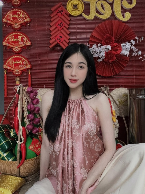 View - 	Hot girl bánh tráng lên xe hoa nhan sắc đỉnh nóc kịch trần