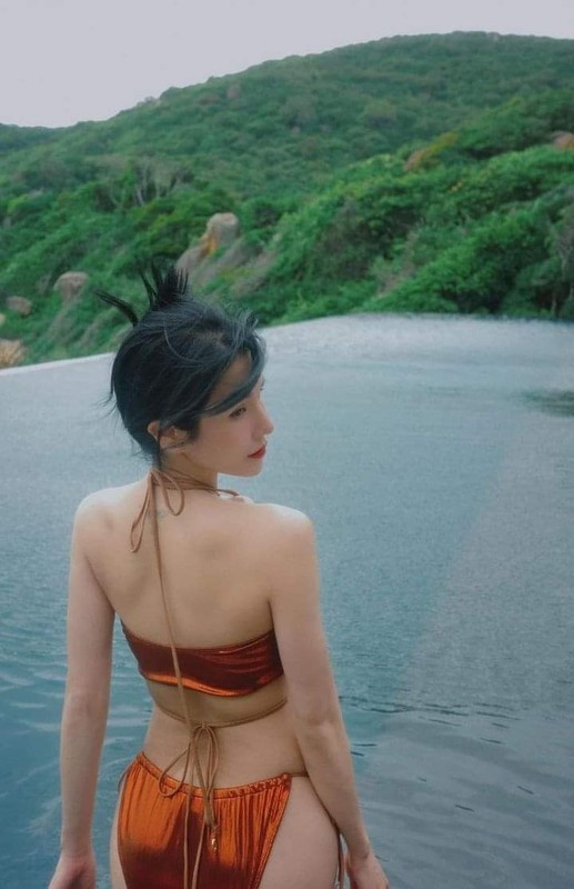 Diep Lam Anh tung anh bikini 3 vong cuc chuan, netizen khen het loi